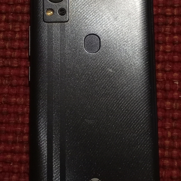 At&t prepaid motivate 4 32GB Storage and 13MP Camera new sim - Picture 4 of 5